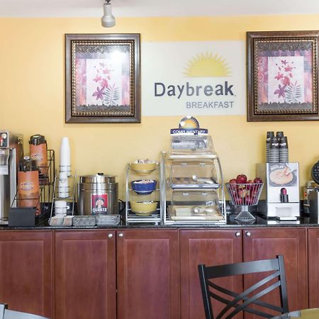 Days Inn By Wyndham Sulphur La Экстерьер фото
