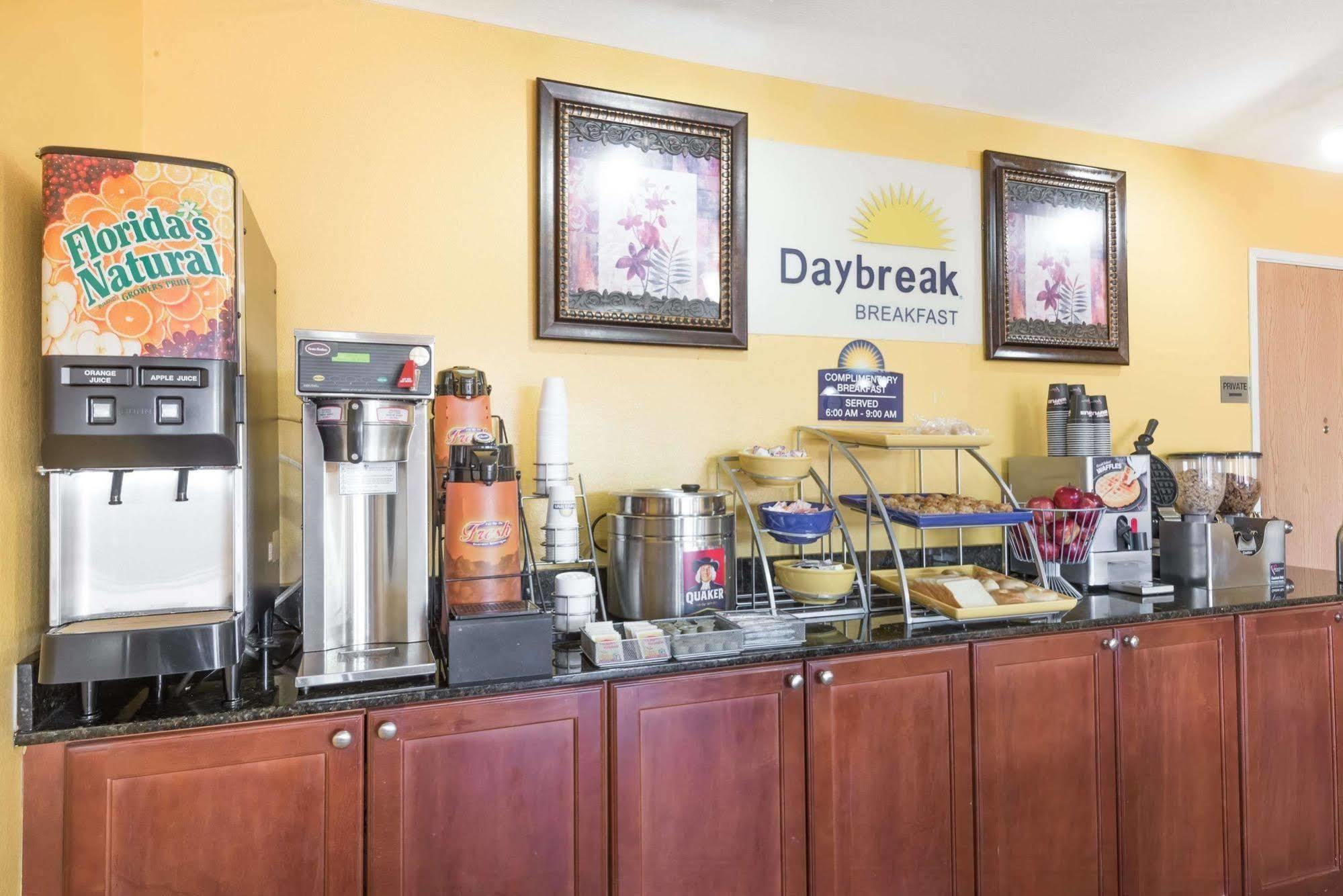 Days Inn By Wyndham Sulphur La Экстерьер фото